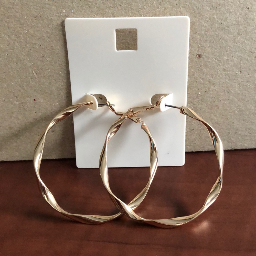 Twisted Wave Style Creole Earrings Fashion